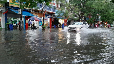 Bão số 2 làm 2 người bị chết, hàng nghìn hoa màu bị ngập úng