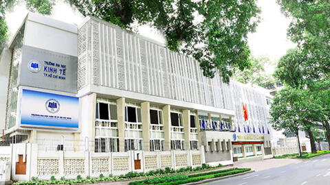 Trường ĐH Kinh tế TP.HCM dạy trực tuyến để sinh viên về Tết sớm