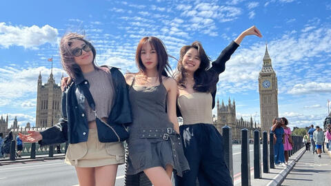 Hội Hàn Hằng - Trang Lou - Emily “xả ảnh” vi vu trời Âu: Ai cũng xinh và sang!