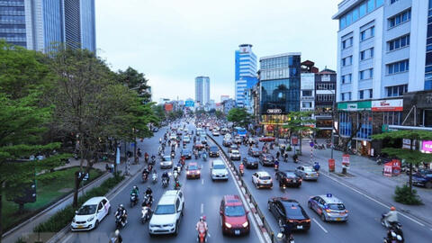 Hình ảnh Thủ đô Hà Nội dần trở về trạng thái "bình thường mới"