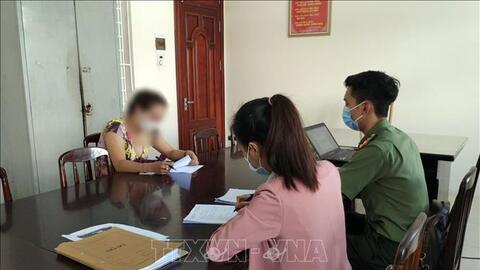 Xử phạt chủ tài khoản Facebook tung clip 'phương pháp chữa trị COVID-19 tại nhà'