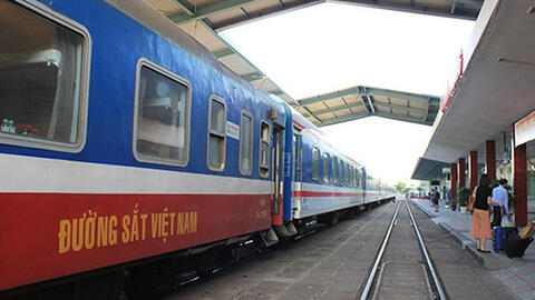 Các công ty đường sắt thông báo bỏ hàng loạt đoàn tàu du lịch vì dịch
