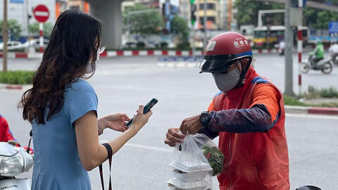 TP.HCM ra công văn khẩn liên quan đến việc người dân không thể mua thức ăn mang về