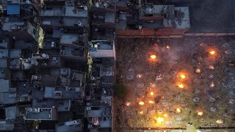 Ấn Độ 'vỡ trận' trong làn sóng COVID-19 thứ hai