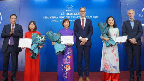 Vinh danh ba nhà khoa học nữ có những nghiên cứu ứng dụng vì sức khỏe và lợi ích cộng đồng