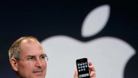 Tấm séc từ năm 1976 của Steve Jobs được mua lại với giá gấp 9000 lần