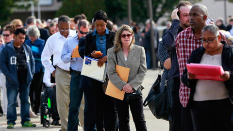 Tỷ lệ người lao động mất việc làm do COVID-19 ở Mỹ tăng cao đột biến