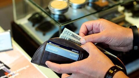 5 mẫu ví sang chảnh và tốt nhất dành cho nam giới