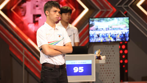 Chưa từng có trong tiền lệ: Thí sinh Olympia "nhường" câu hỏi để đối thủ tranh chức vô địch!