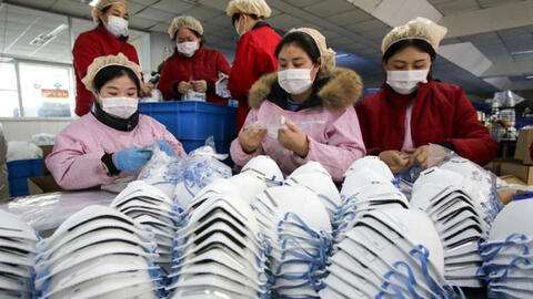 Khẩu trang và nước rửa tay loạn giá mùa dịch gây hoang mang