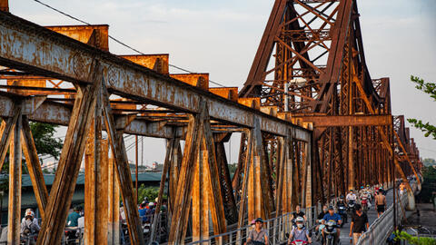 Cận cảnh những mối mục nát, hoen gỉ của biểu tượng Hà Nội một thời