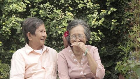 Nghệ nhân cuối cùng của nghề làm tranh gói vải vang bóng một thời