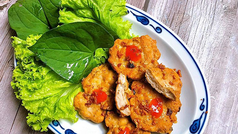 Món ngon mỗi ngày: Chả tôm chiên mặt nguyệt