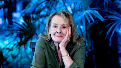 Nữ nhà văn Pháp giành giải Nobel Văn học nhờ tác phẩm lấy cảm hứng sáng tác từ bản thân mình