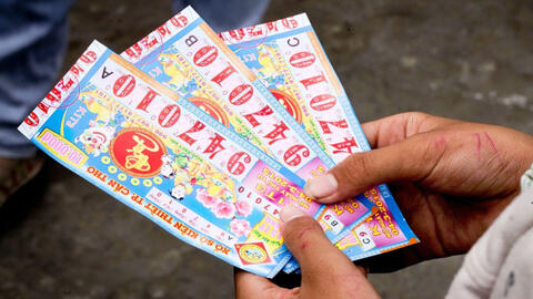 Ngày thật buồn của những người bán vé số dạo