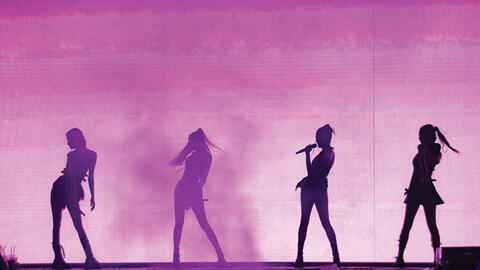 Concert BlackPink, “Những tấm vé đắt giá” và giấc mơ của giới trẻ