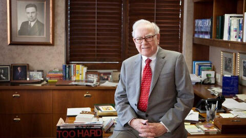 Tỷ phú Warren Buffett đang nhận bao nhiêu tiền lương một năm?