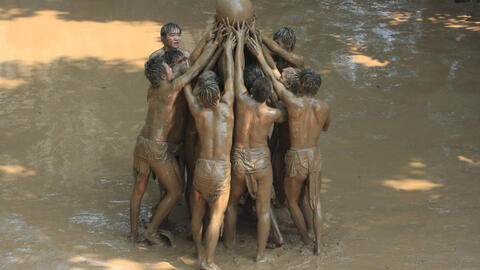 Nét độc đáo trong lễ hội vật cầu nước làng Vân