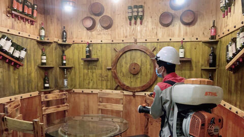 TPHCM mở dịch vụ ăn uống tại chỗ: Không máy lạnh trong không gian kín; không bán rượu bia