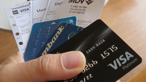 Các ngân hàng thương mại muốn Visa, MasterCard miễn, giảm các loại phí