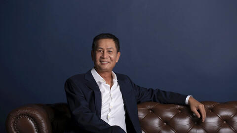 Con trai nhà sáng lập Giày Đông Hải ra mắt cocktail đóng chai