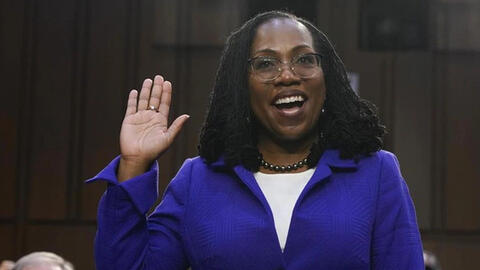 Nữ thẩm phán da màu đầu tiên nhậm chức tại Tòa án Tối cao Mỹ