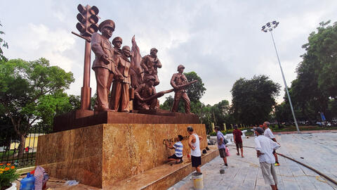 Tượng đài “Công an nhân dân vì dân phục vụ”: Chủ đề tốt không thể bù cho chất lượng nghệ thuật kém