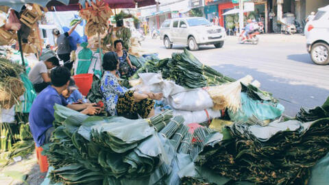 Chợ lá dong hơn 50 năm tuổi ở Sài Gòn đìu hiu vì giá thịt heo tăng cao