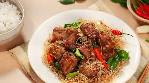 Món ngon mỗi ngày: Sườn non xào chanh sả