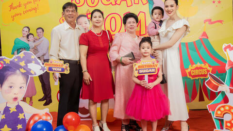 Vợ chồng người đẹp Sang Lê tổ chức sinh nhật cùng ngày cho 2 con