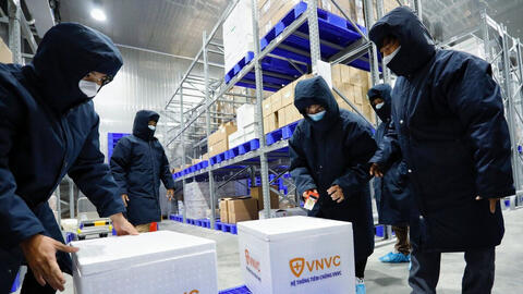 Hơn 1,4 triệu liều vaccine AstraZeneca về đến TP.HCM