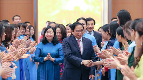 Thủ tướng Phạm Minh Chính đối thoại với phụ nữ Việt Nam