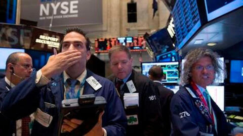 S&P 500 bật tăng khi các nhà đầu tư đổ tiền vào cổ phiếu công nghệ