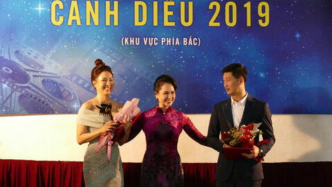 Cát Phượng và Hồng Diễm đạt giải diễn viên chính xuất sắc của Cánh diều 2020