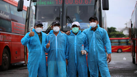 Những người thầm lặng ‘ôm’ vô lăng lao vào tâm dịch