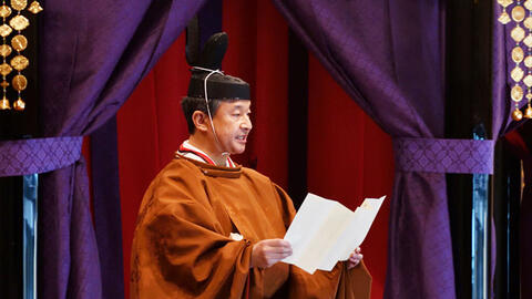 Có gì trong lễ lên ngôi triệu USD của các ông vua thời hiện đại?