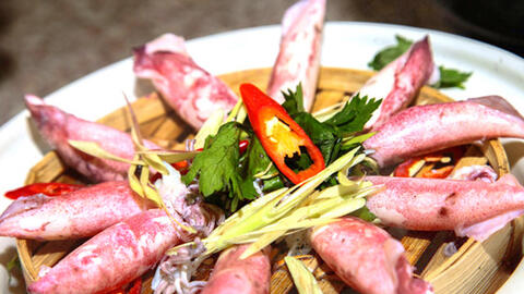 Món ngon mỗi ngày: Cách làm mực hấp gừng sả sốt mắm chanh tuyệt ngon