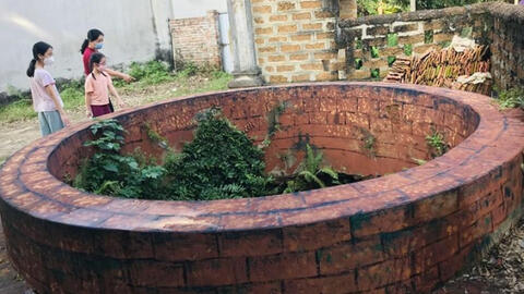 Họa sĩ đoàn làm phim tự ý tô vẽ giếng cổ tại Làng cổ Đường Lâm bị xử phạt 2 triệu đồng