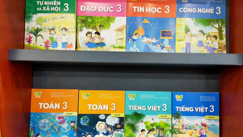 Thủ tướng yêu cầu bảo đảm sách giáo khoa và giáo viên kịp thời cho năm học 2023 - 2024