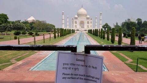 Dịch Covid-19 bùng phát đe dọa cơ hội phục hồi ngành du lịch