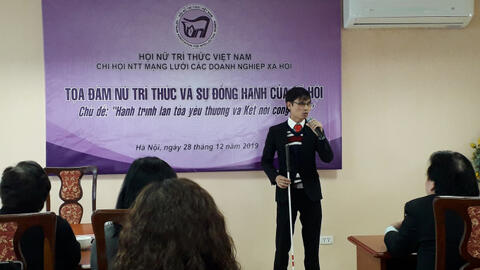 "Cây gậy trắng" và hành trình hỗ trợ người khiếm thị hòa nhập cộng đồng