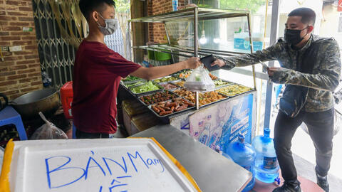 Hà Nội cho phép bán hàng mang về tại một số nơi từ 12h ngày 16/9