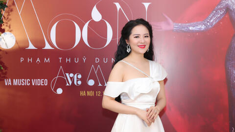 Gai người với “Bóng ma trong nhà hát” phiên bản Tùng Dương- Thùy Dung