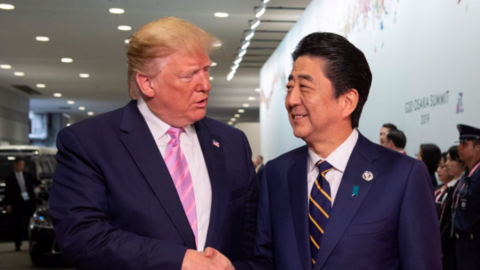 Donald Trump đàm phán thâm hụt thương mại với Thủ tướng Shinzo Abe tại G20