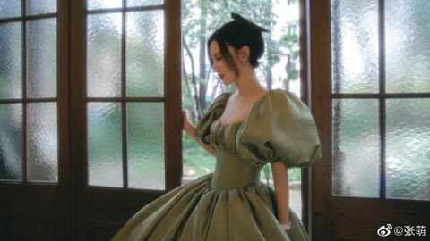 Hoa hậu Trung Quốc nhập viện vì mặc váy quá chật: Sự ám ảnh về vòng eo 'siêu gầy'