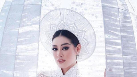 Khánh Vân thần thái ngút ngàn tại đêm thi quốc phục Miss Universe