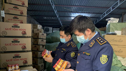 Thu giữ 28.000 lọ sa tế có dấu hiệu làm giả