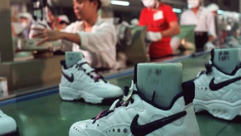 Nhờ đâu Việt Nam vượt Trung Quốc trở thành nơi sản xuất giày Nike lớn nhất thế giới?