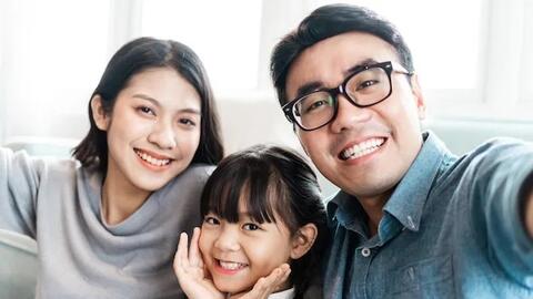 Có cha mẹ kiểu này là may mắn lớn nhất của cuộc đời con cái: Dù chỉ đủ ăn qua ngày, con cũng trưởng thành thật hạnh phúc