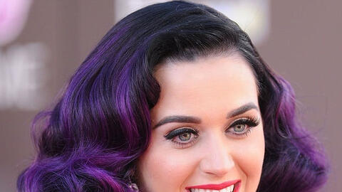 Xu hướng nhuộm tóc tím 2021 - Hãy thử dù chỉ một lần